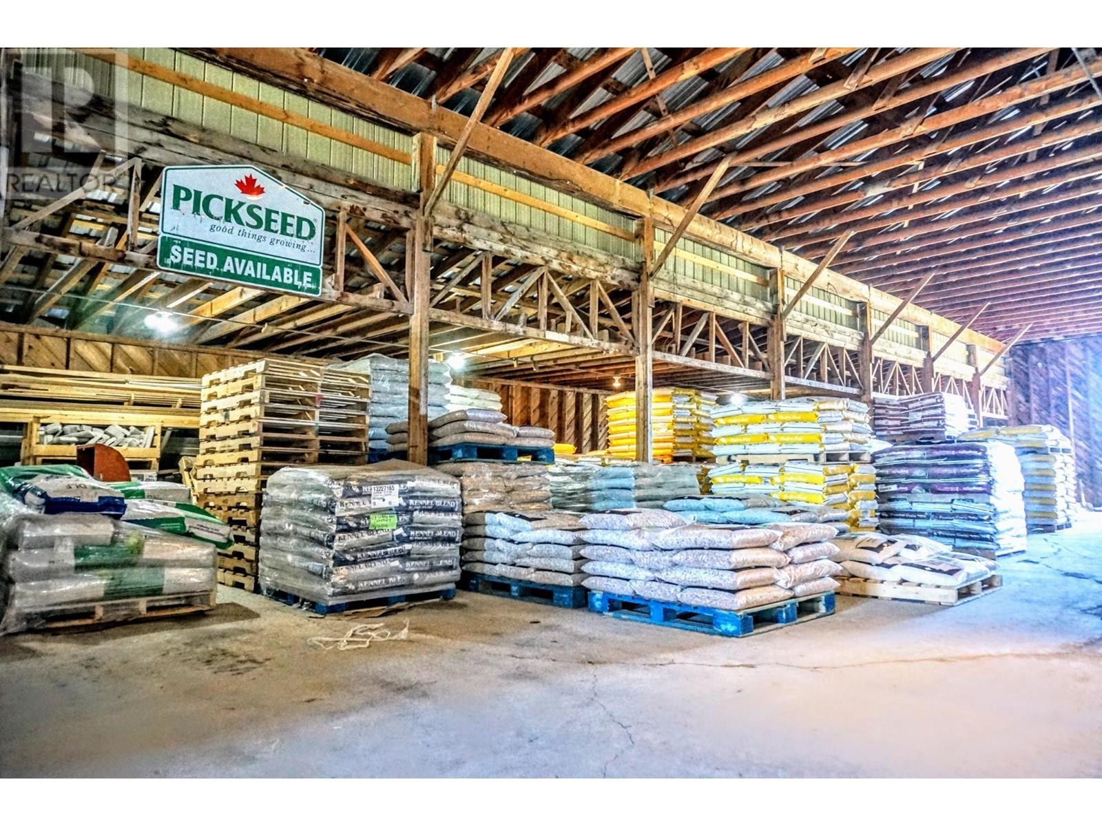 553 Highway 93/95, Invermere, British Columbia  V0A 1K3 - Photo 18 - 10353177