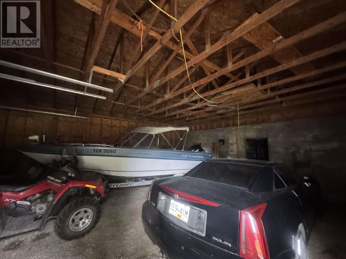 2165 Raven Road, Castlegar, British Columbia  V1N 4S9 - Photo 13 - 10353794