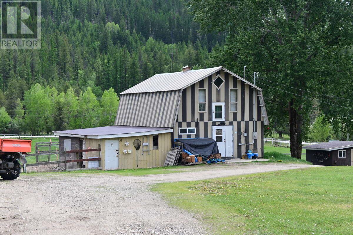 2165 Raven Road, Castlegar, British Columbia  V1N 4S9 - Photo 6 - 10353794