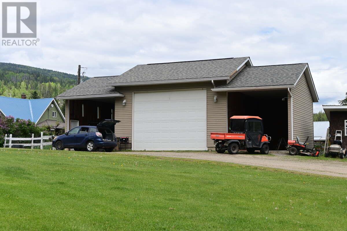 2165 Raven Road, Castlegar, British Columbia  V1N 4S9 - Photo 8 - 10353794