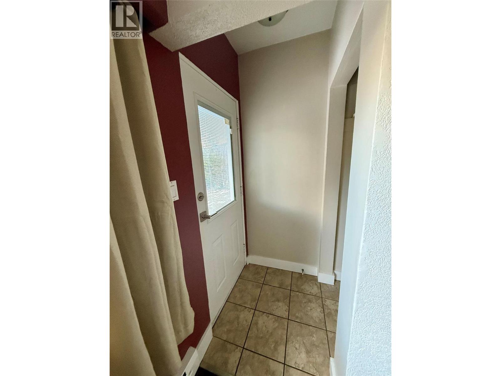 714 12th Street, Castlegar, British Columbia  V1N 2K3 - Photo 10 - 10353750