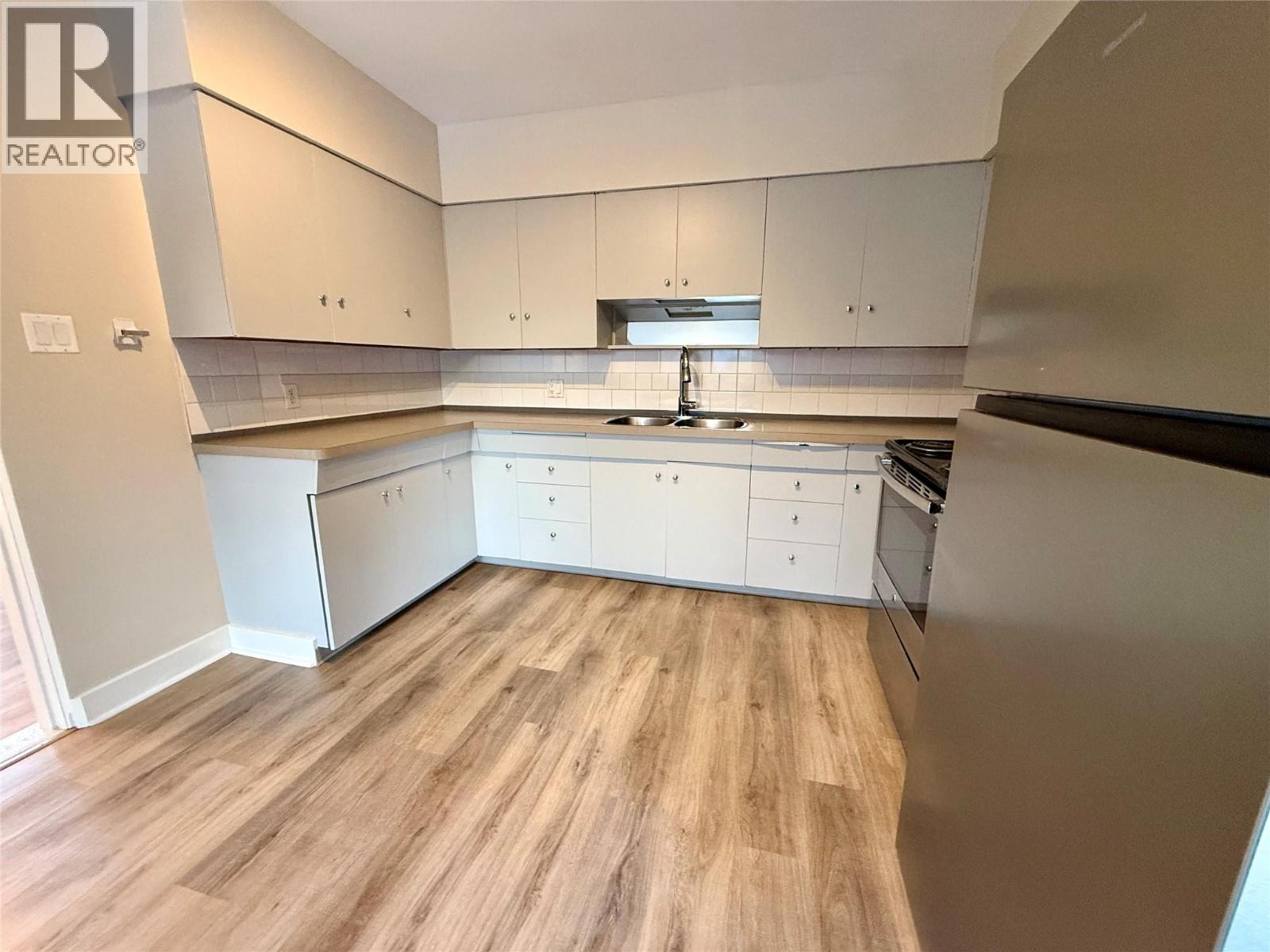 714 12th Street, Castlegar, British Columbia  V1N 2K3 - Photo 14 - 10353750