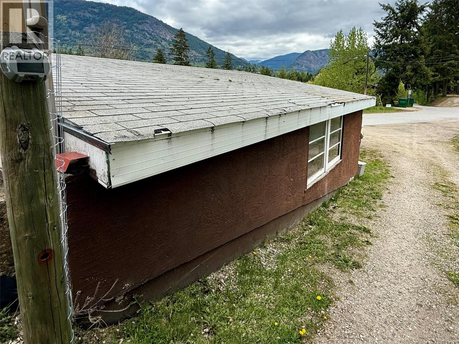 714 12th Street, Castlegar, British Columbia  V1N 2K3 - Photo 29 - 10353750