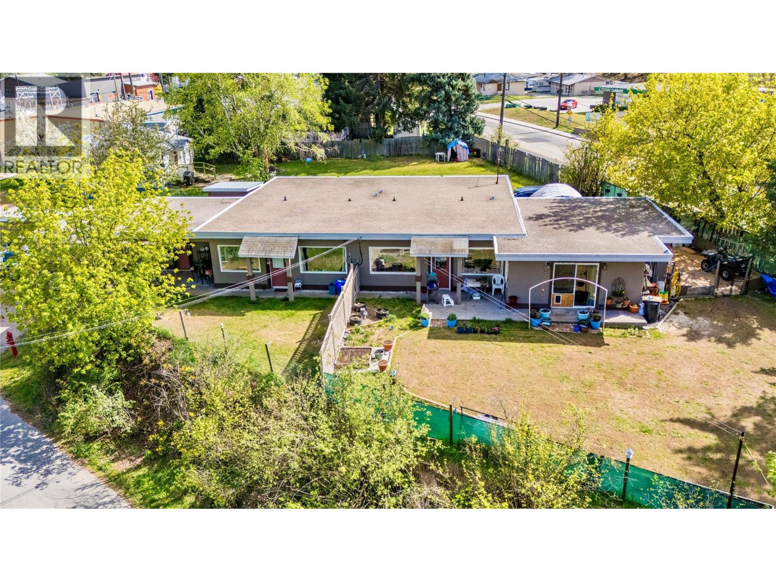 714 12th Street, Castlegar, British Columbia  V1N 2K3 - Photo 3 - 10353750