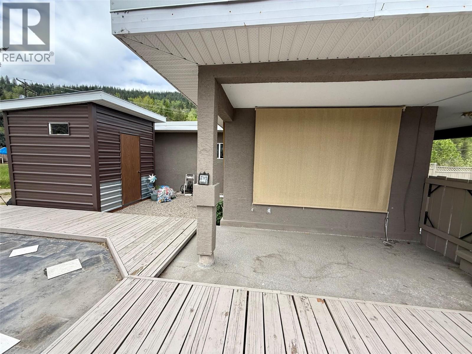 714 12th Street, Castlegar, British Columbia  V1N 2K3 - Photo 19 - 10353757