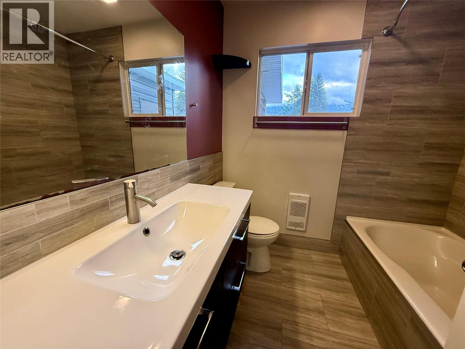 714 12th Street, Castlegar, British Columbia  V1N 2K3 - Photo 55 - 10353757