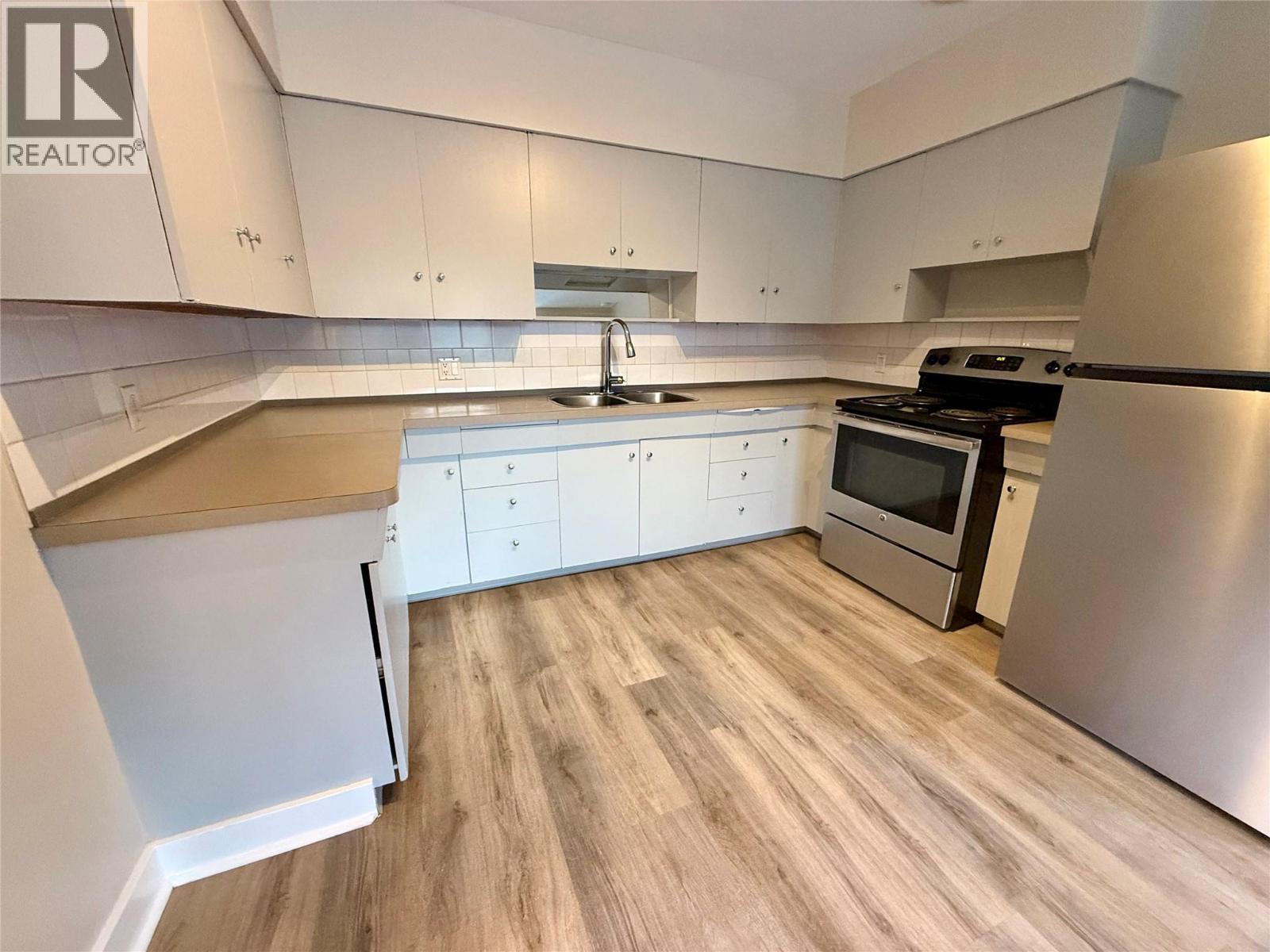 714 12th Street, Castlegar, British Columbia  V1N 2K3 - Photo 57 - 10353757