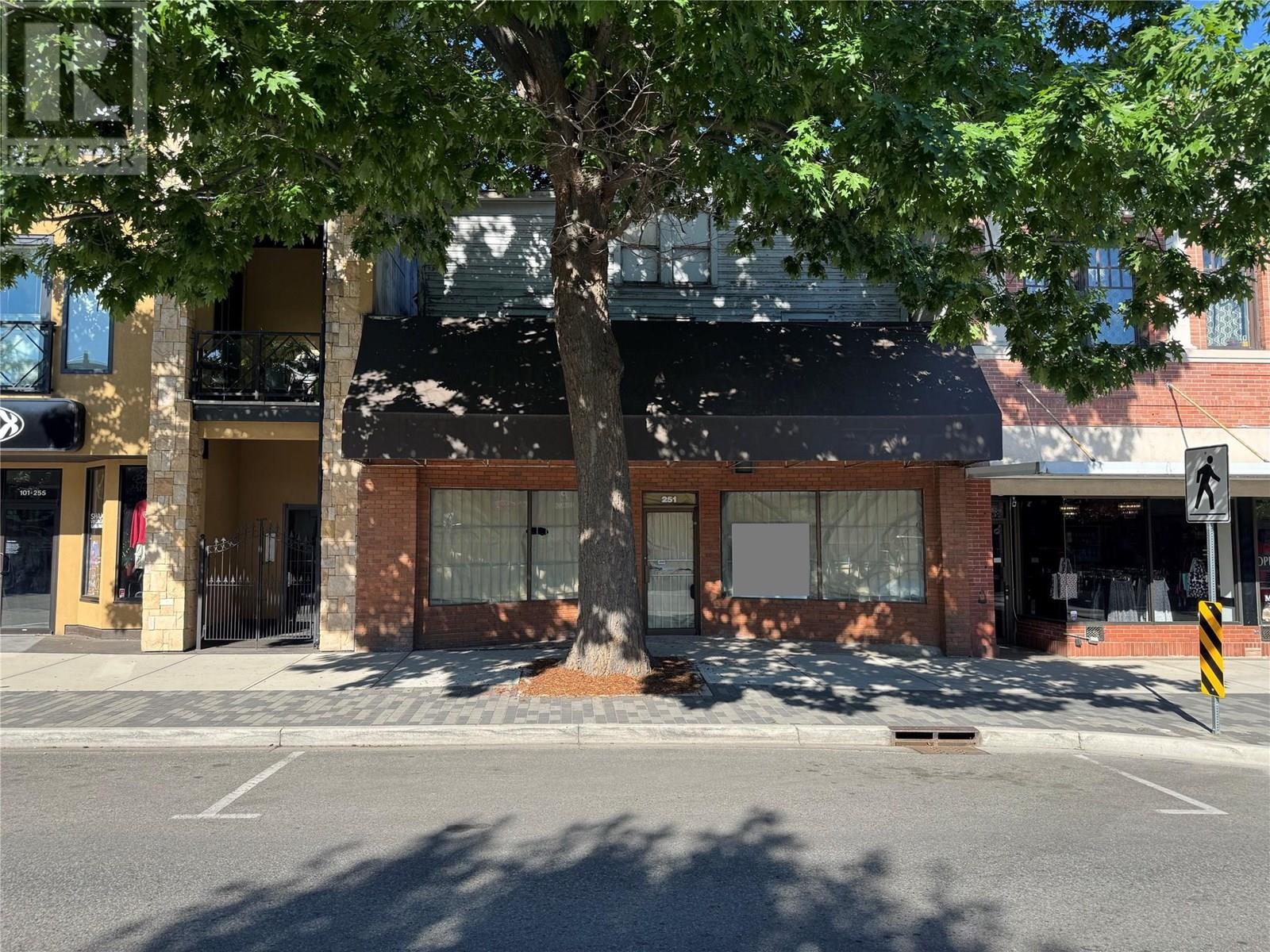 251 Main Street, Penticton, British Columbia  V2A 5B1 - Photo 1 - 10353585