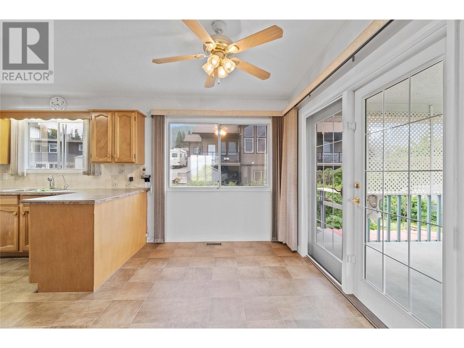 1431 15 Street Se, Salmon Arm, British Columbia  V1E 2G8 - Photo 11 - 10353355