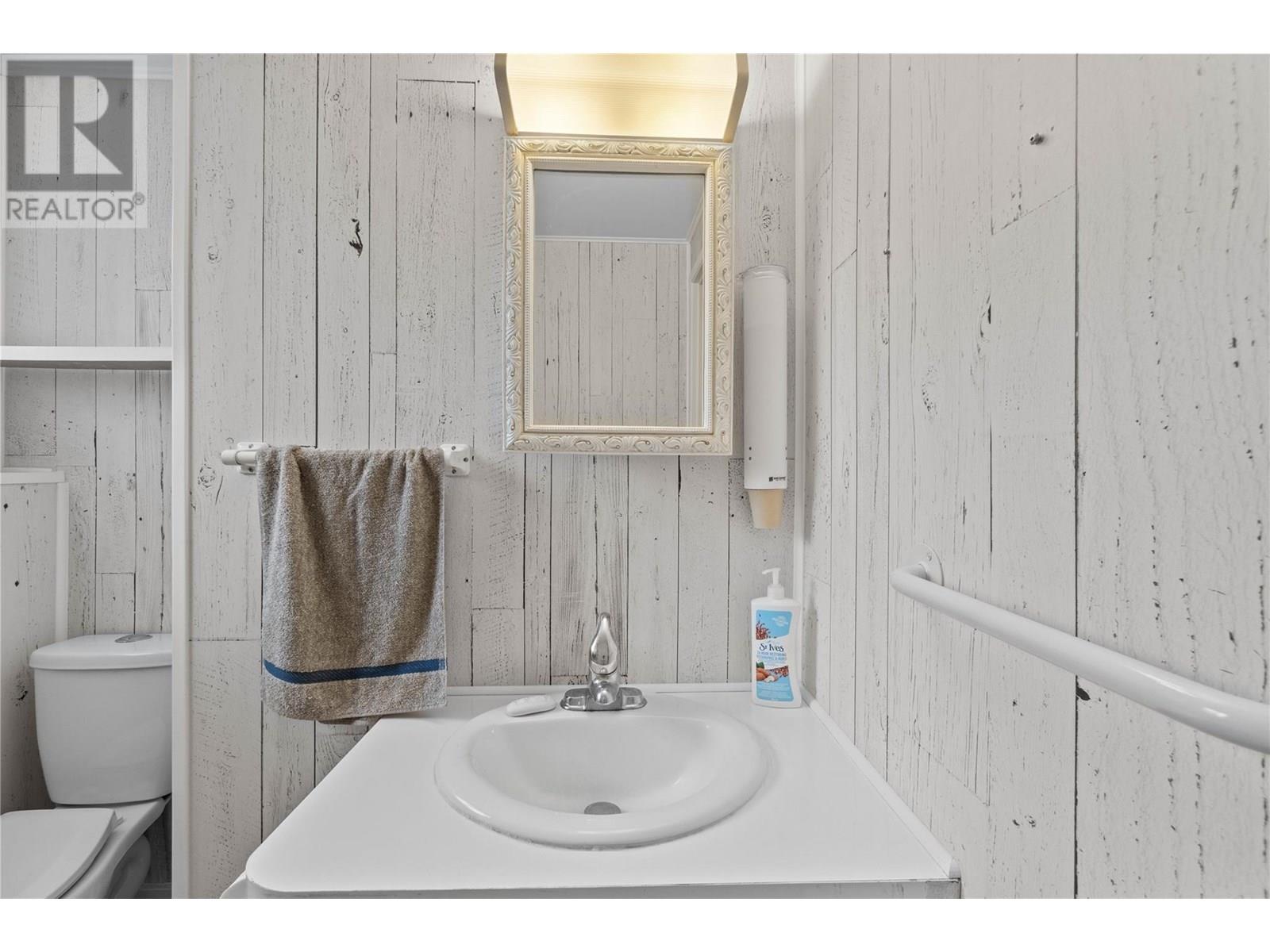 1431 15 Street Se, Salmon Arm, British Columbia  V1E 2G8 - Photo 42 - 10353355