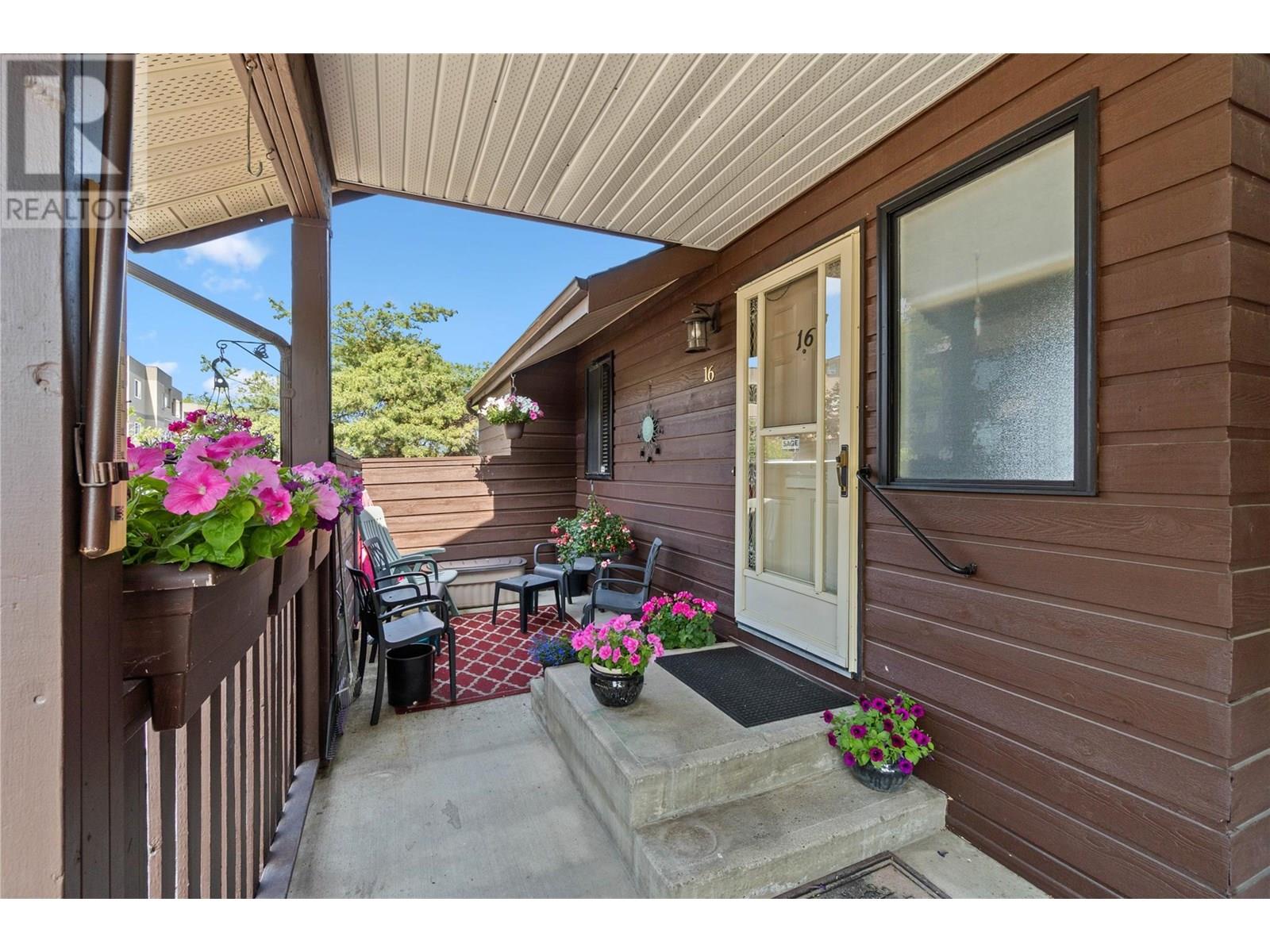 1155 Hugh Allan Drive Unit# 16, Kamloops, British Columbia  V1S 1B4 - Photo 3 - 10353505