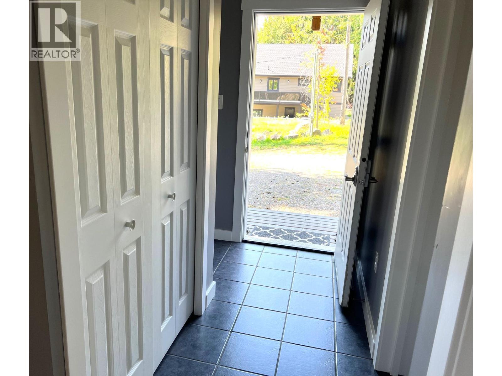 7461 Stampede Trail, Anglemont, British Columbia  V0E 1M8 - Photo 12 - 10354042