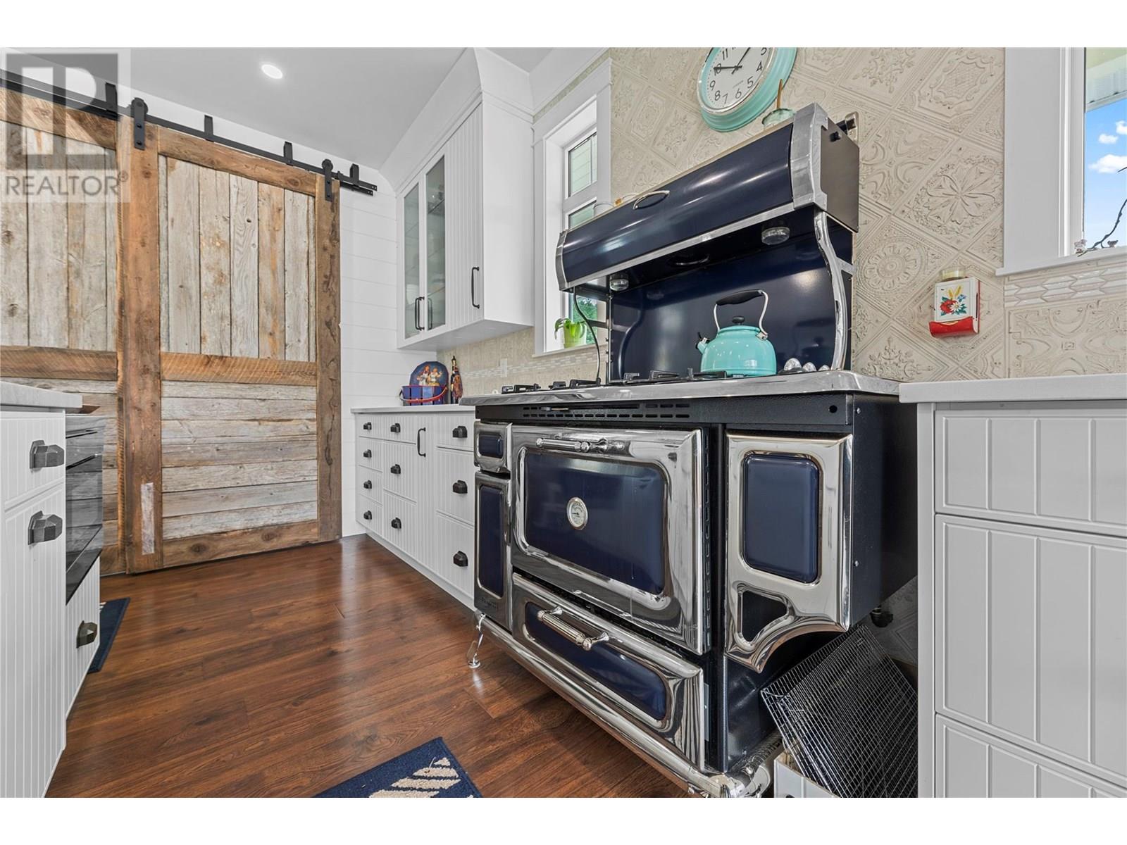 3828 Parri Road, Sorrento, British Columbia  V0E 2W1 - Photo 14 - 10354124