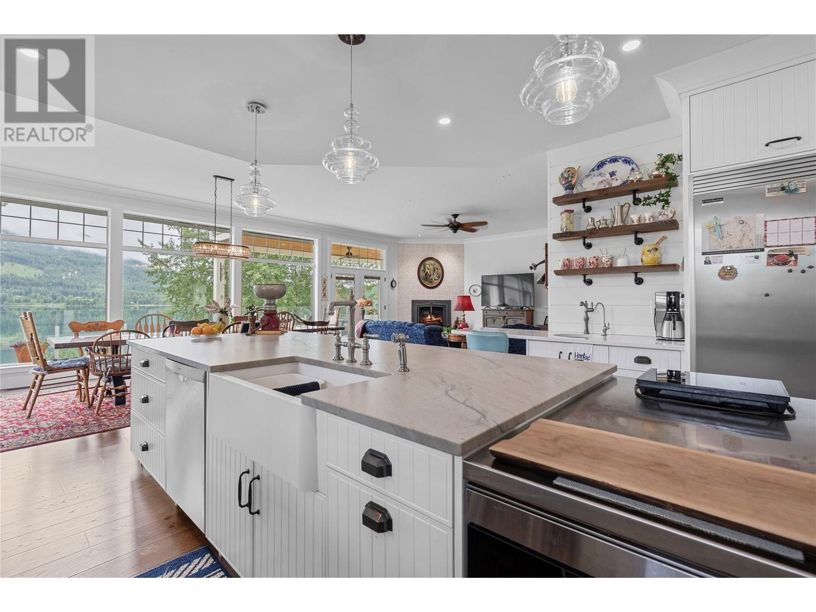 3828 Parri Road, Sorrento, British Columbia  V0E 2W1 - Photo 17 - 10354124