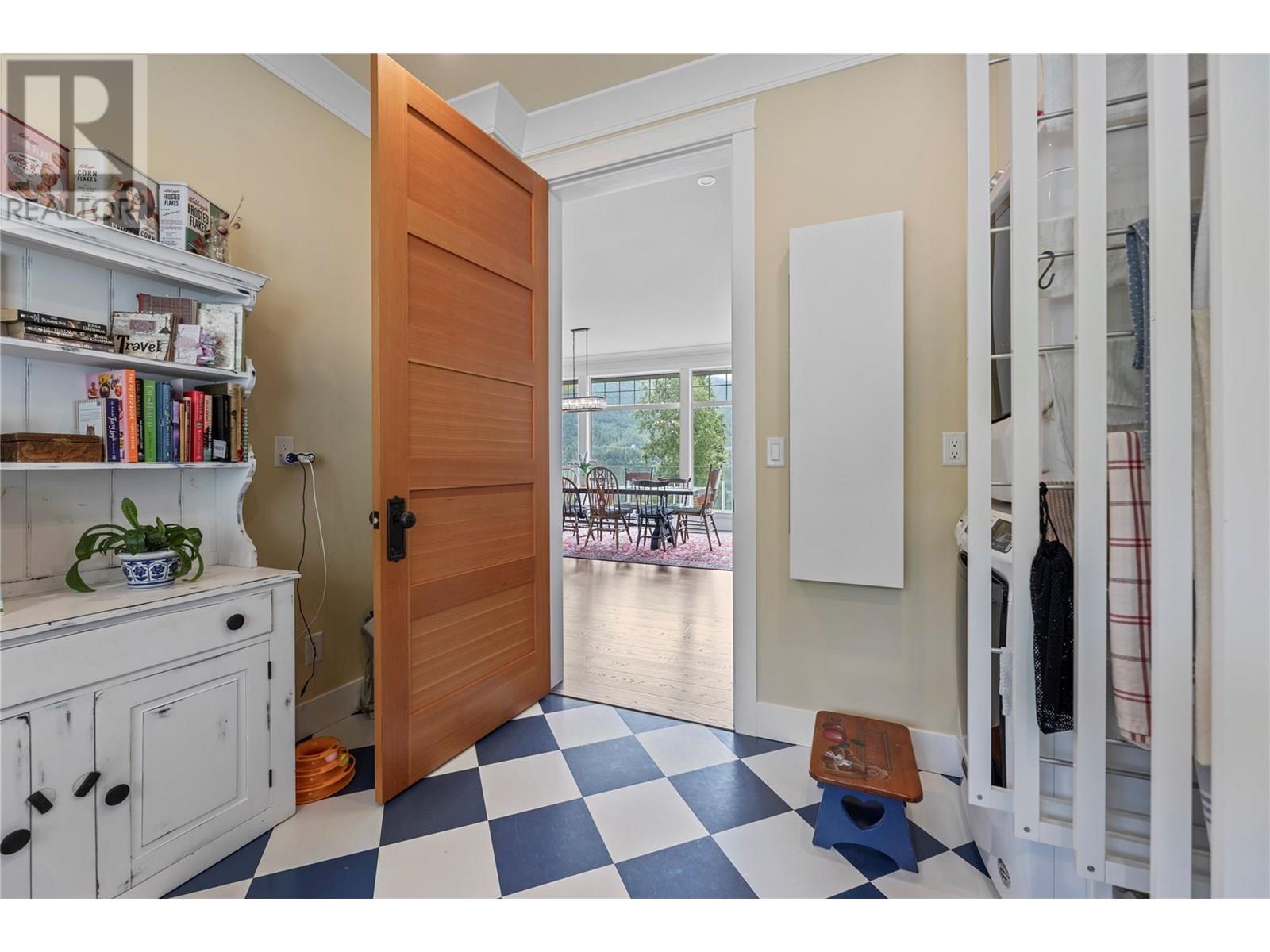 3828 Parri Road, Sorrento, British Columbia  V0E 2W1 - Photo 27 - 10354124