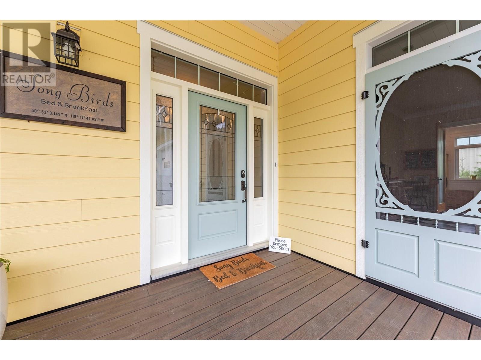 3828 Parri Road, Sorrento, British Columbia  V0E 2W1 - Photo 3 - 10354124