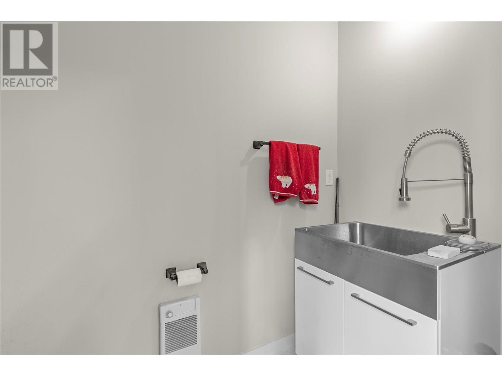 3828 Parri Road, Sorrento, British Columbia  V0E 2W1 - Photo 85 - 10354124