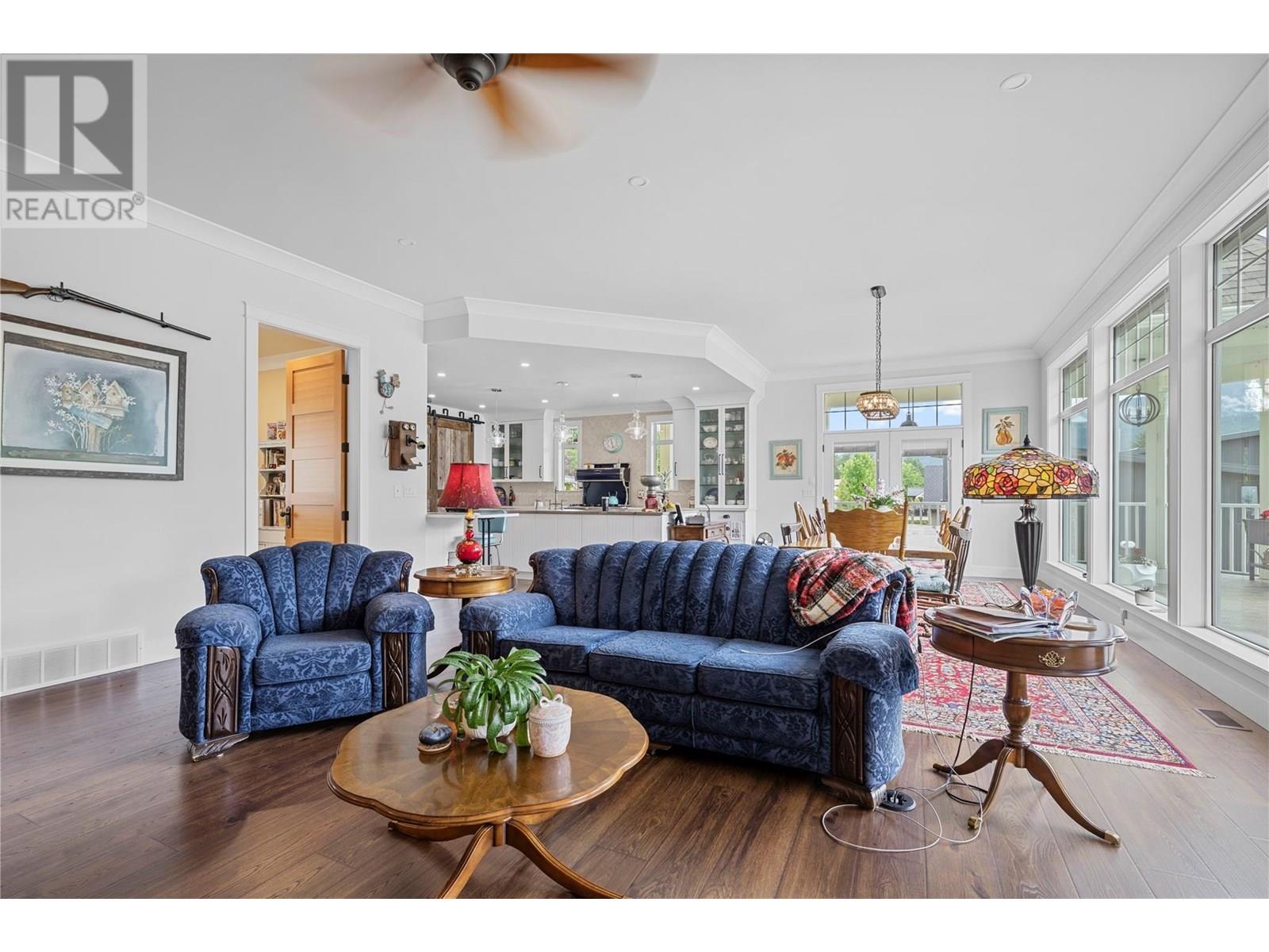 3828 Parri Road, Sorrento, British Columbia  V0E 2W1 - Photo 9 - 10354124