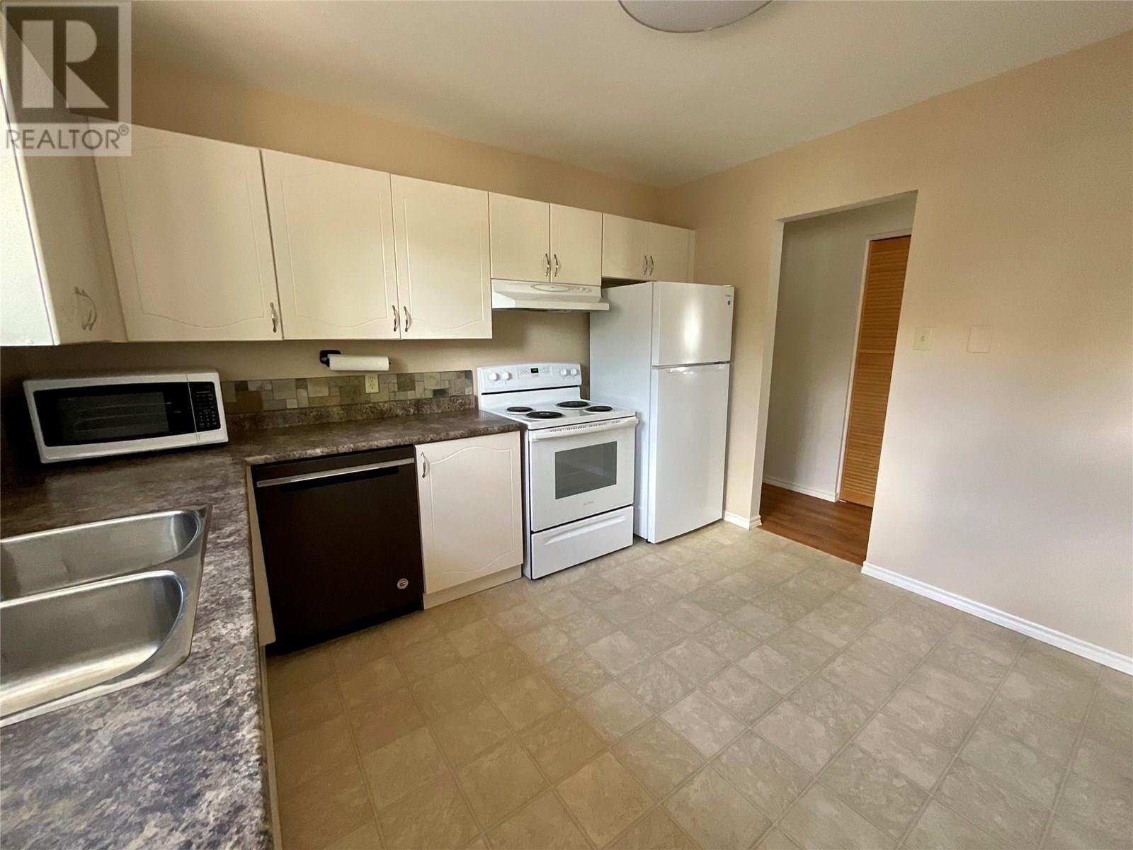 103 Hambrook Lane, Tumbler Ridge, British Columbia  V0C 2W0 - Photo 4 - 10354031