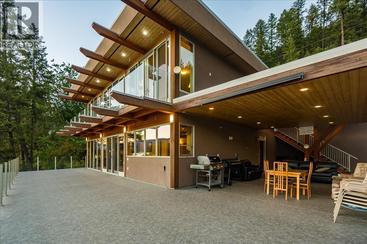 2411 Sunset Drive, Christina Lake, British Columbia  V0H 1E2 - Photo 11 - 10353981