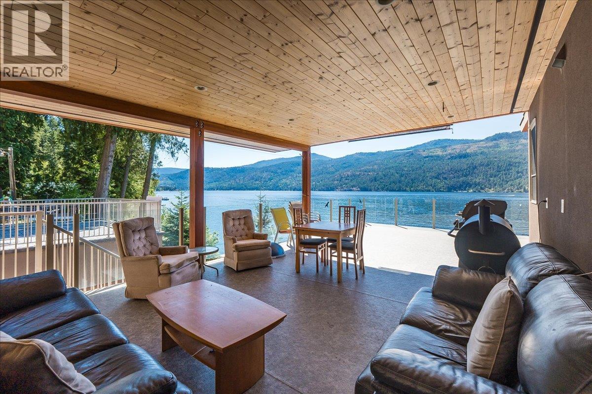 2411 Sunset Drive, Christina Lake, British Columbia  V0H 1E2 - Photo 12 - 10353981