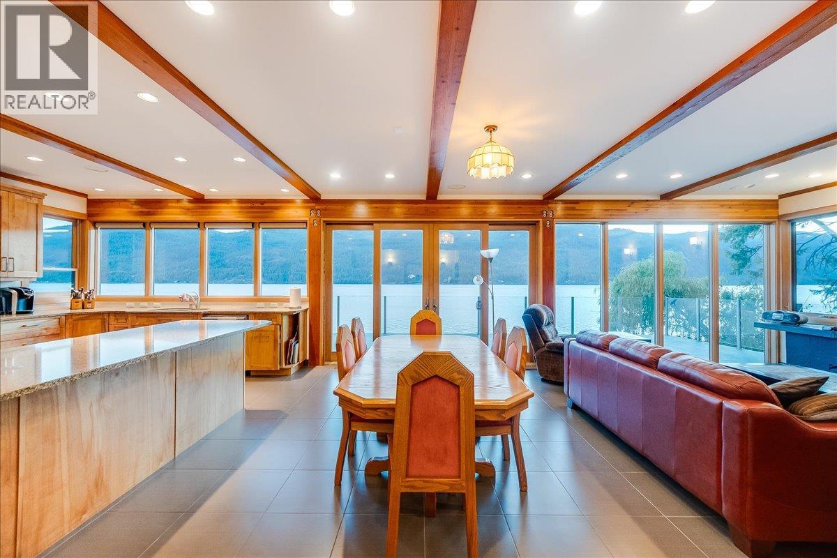 2411 Sunset Drive, Christina Lake, British Columbia  V0H 1E2 - Photo 18 - 10353981