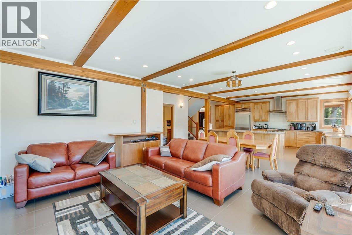 2411 Sunset Drive, Christina Lake, British Columbia  V0H 1E2 - Photo 19 - 10353981