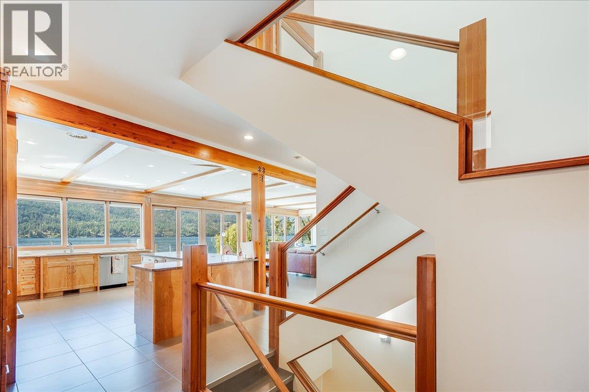 2411 Sunset Drive, Christina Lake, British Columbia  V0H 1E2 - Photo 21 - 10353981