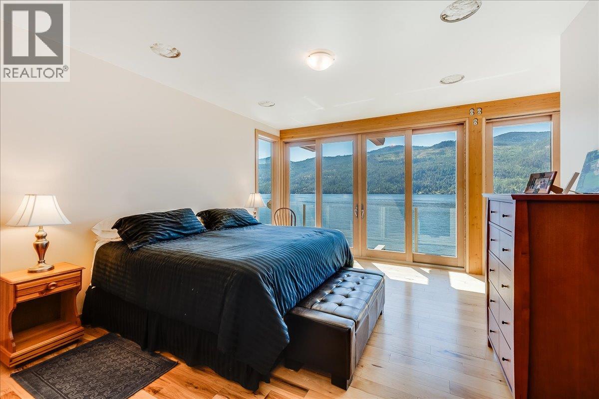 2411 Sunset Drive, Christina Lake, British Columbia  V0H 1E2 - Photo 24 - 10353981