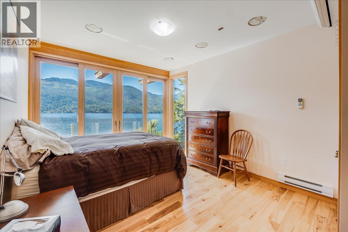 2411 Sunset Drive, Christina Lake, British Columbia  V0H 1E2 - Photo 26 - 10353981