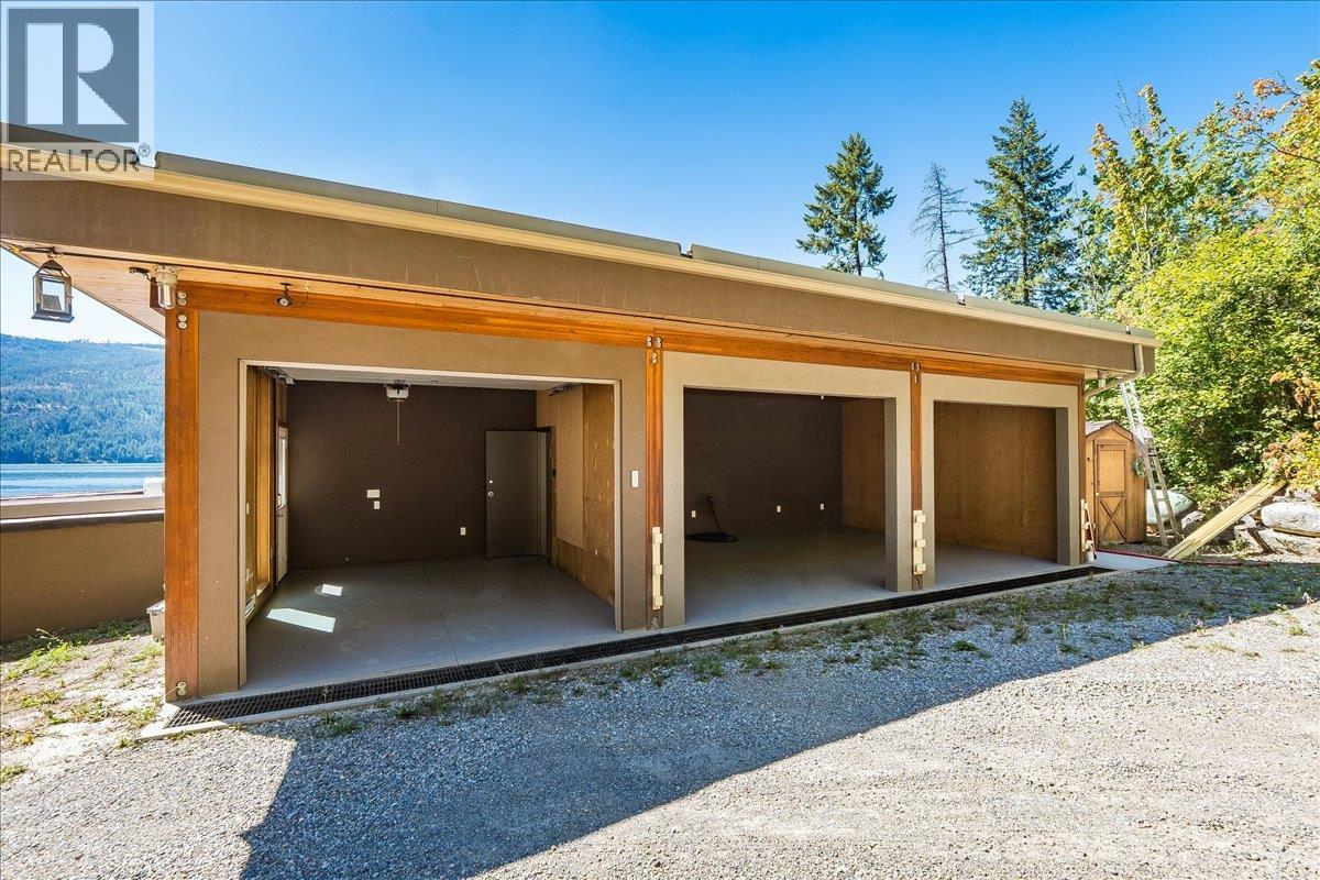 2411 Sunset Drive, Christina Lake, British Columbia  V0H 1E2 - Photo 45 - 10353981