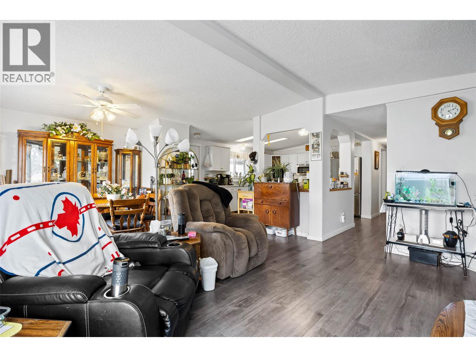 1664 Woodburn Drive, Cache Creek, British Columbia  V0K 1H0 - Photo 6 - 10354319