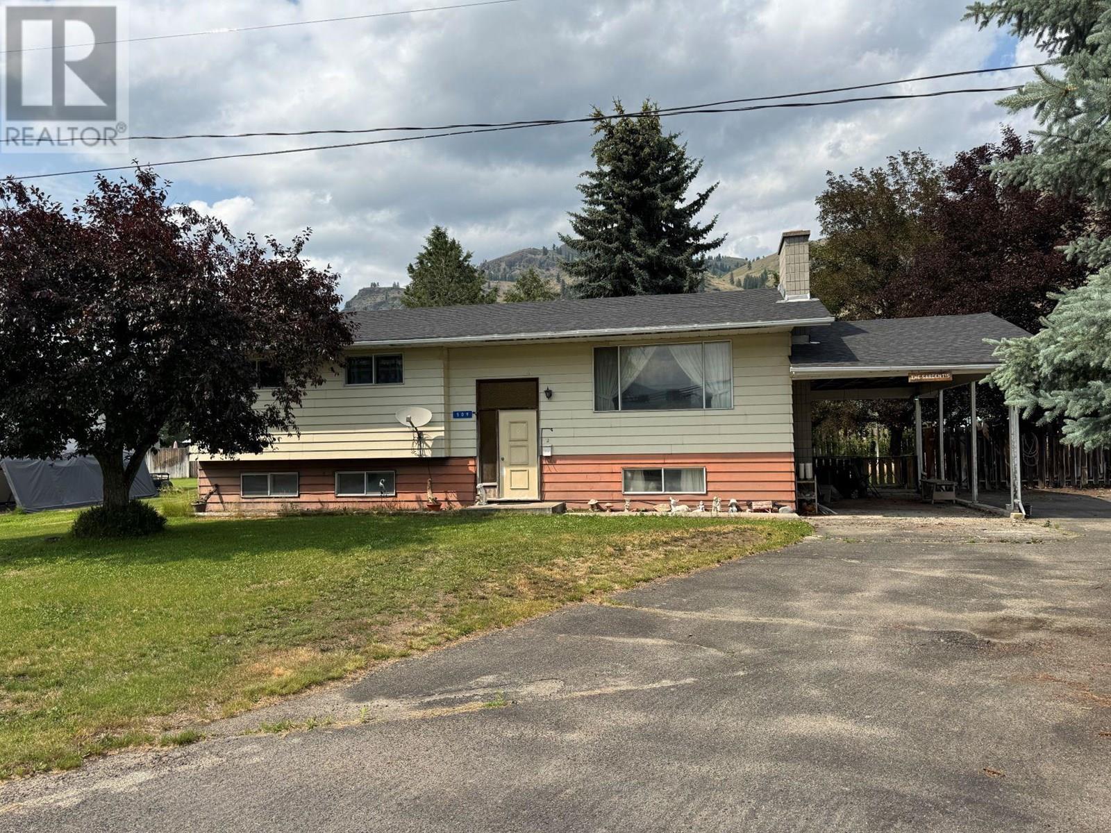 509 7th Avenue, Midway, British Columbia  V0H 1M0 - Photo 1 - 10354517