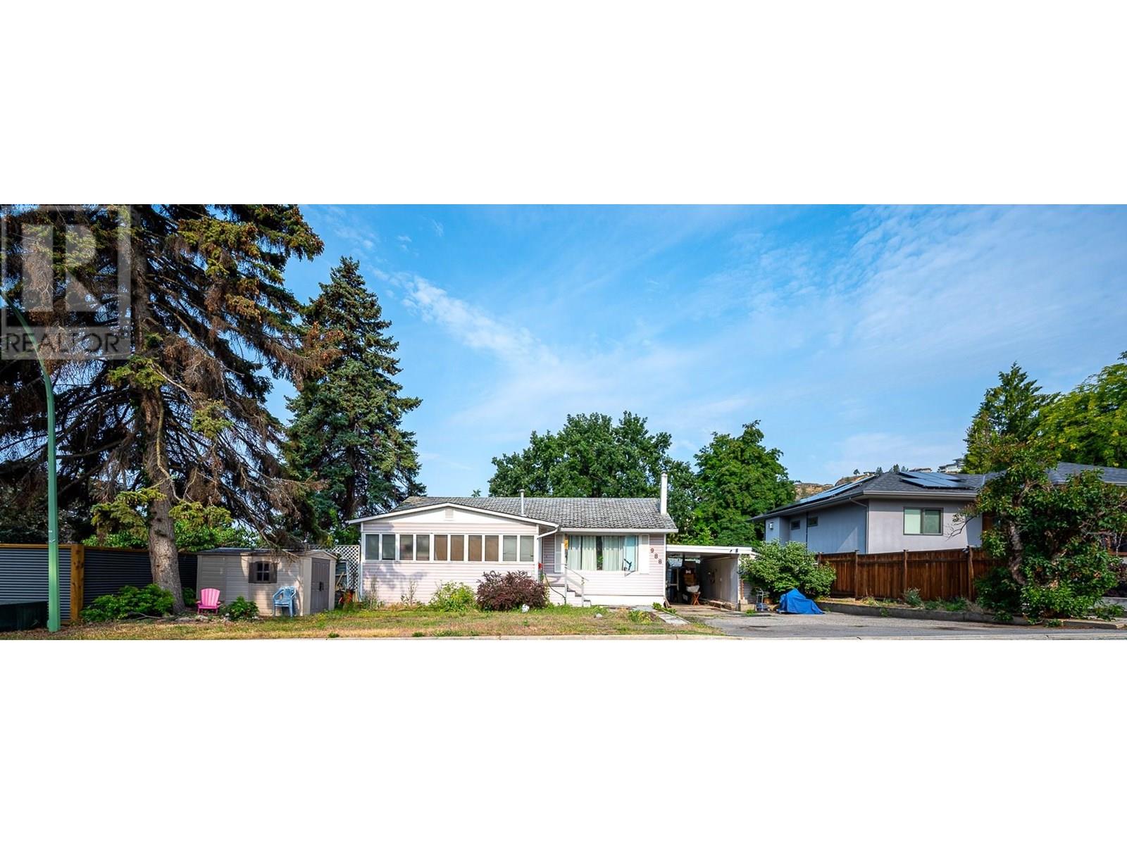 988 Glengarry Street, Kelowna, British Columbia  V1Y 4C8 - Photo 1 - 10354577