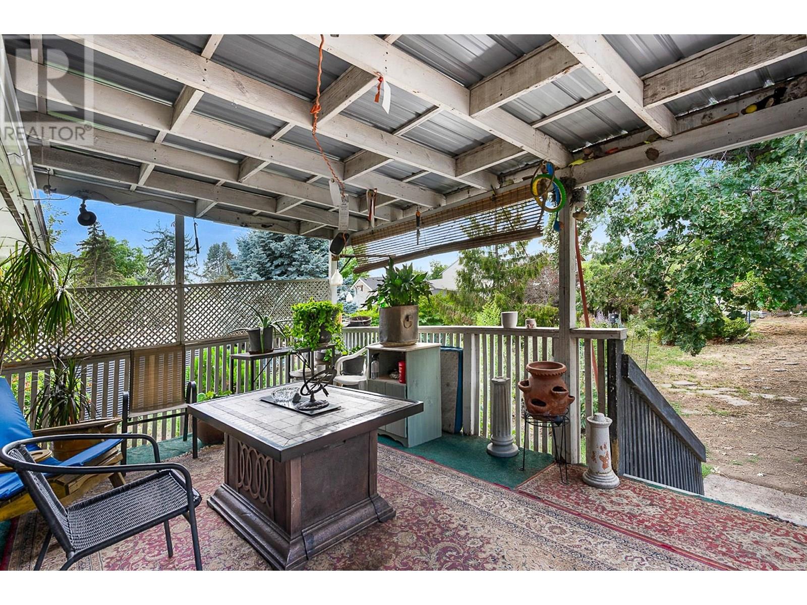 988 Glengarry Street, Kelowna, British Columbia  V1Y 4C8 - Photo 10 - 10354577