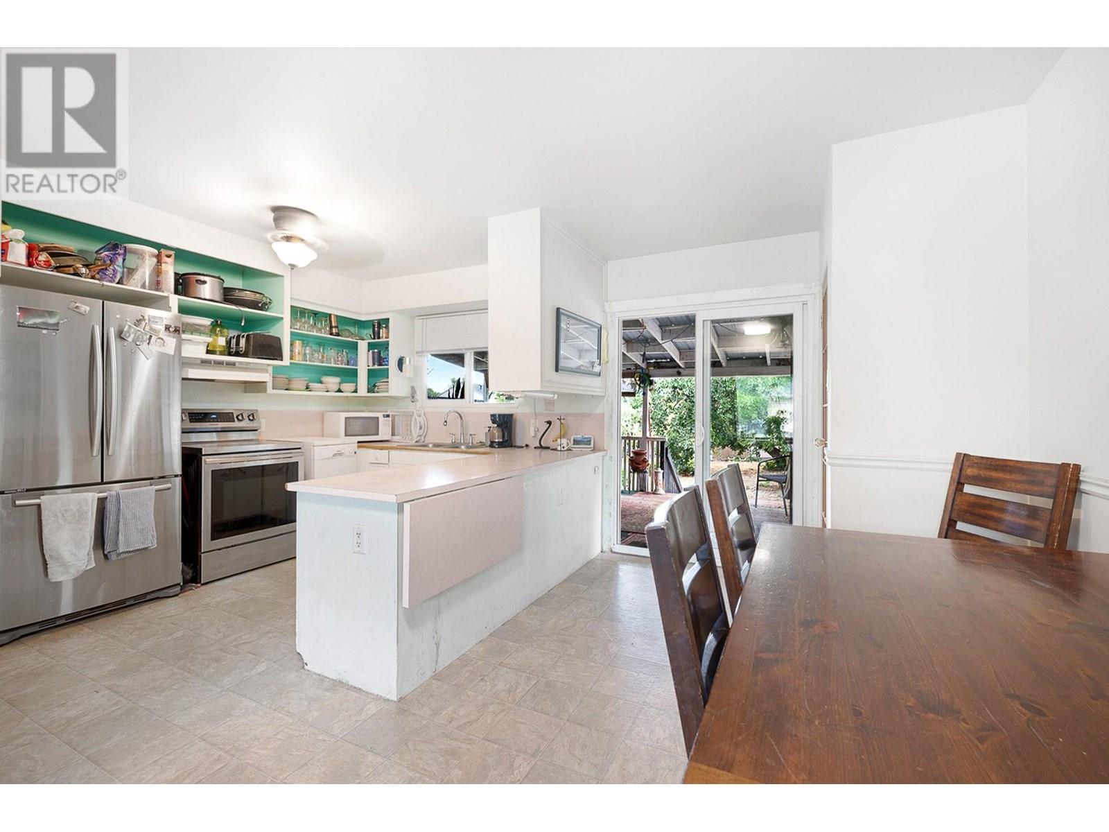 988 Glengarry Street, Kelowna, British Columbia  V1Y 4C8 - Photo 8 - 10354577