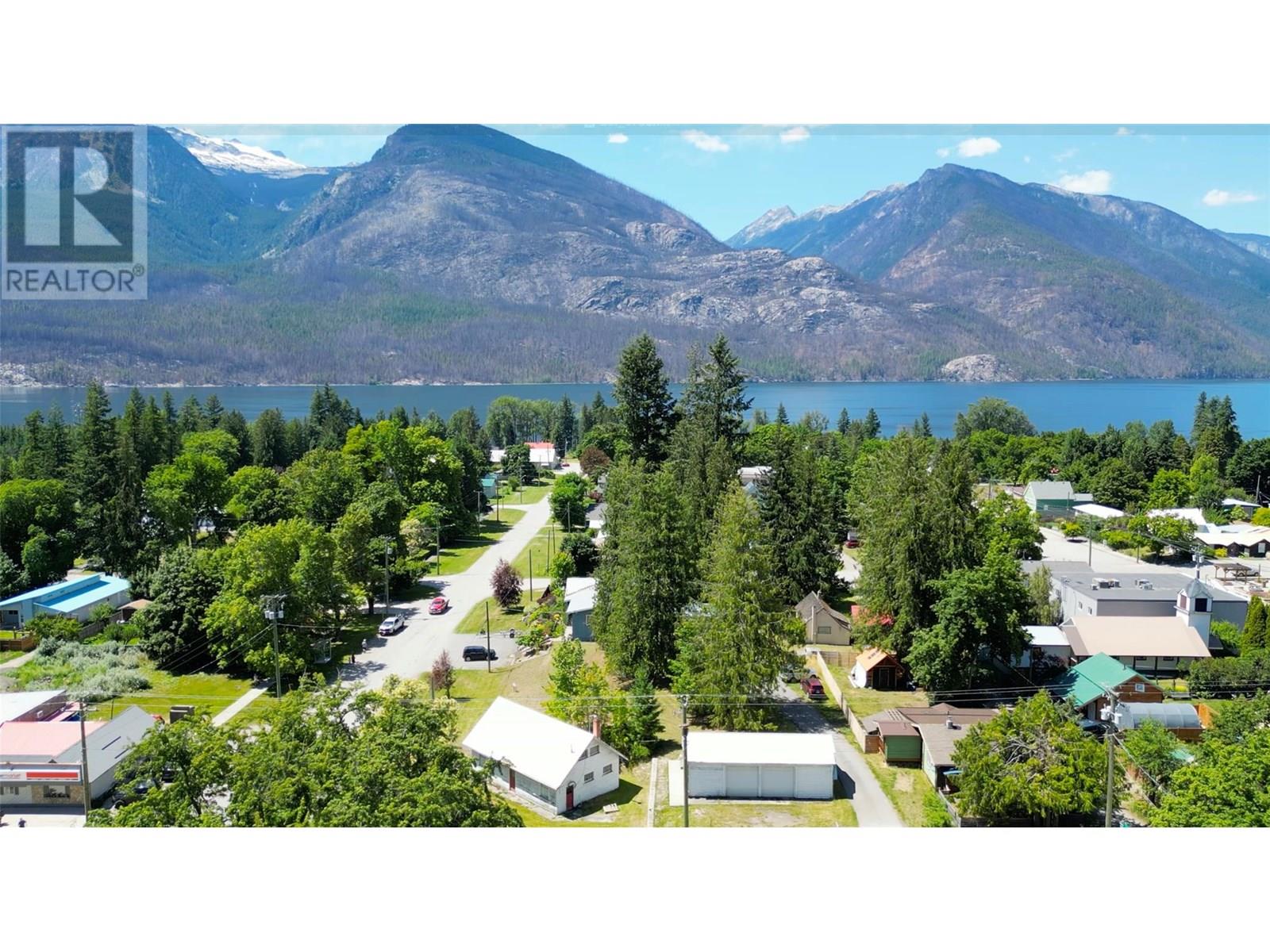 422 Slocan Avenue, New Denver, British Columbia  V0G 1S0 - Photo 1 - 10354516