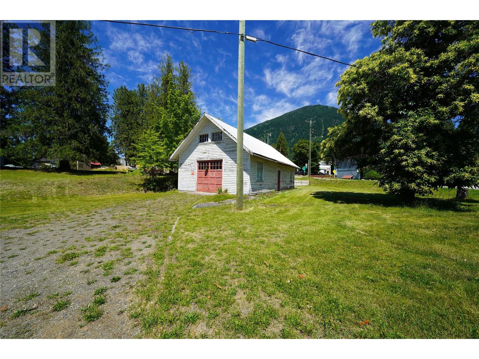 422 Slocan Avenue, New Denver, British Columbia  V0G 1S0 - Photo 11 - 10354516