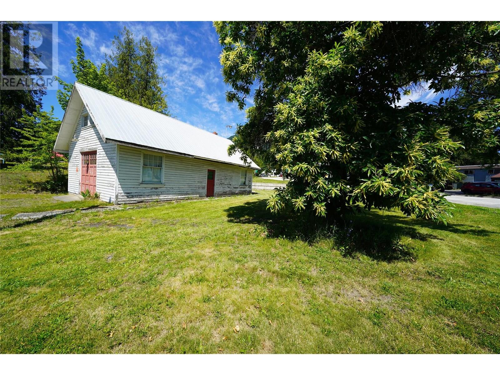 422 Slocan Avenue, New Denver, British Columbia  V0G 1S0 - Photo 12 - 10354516