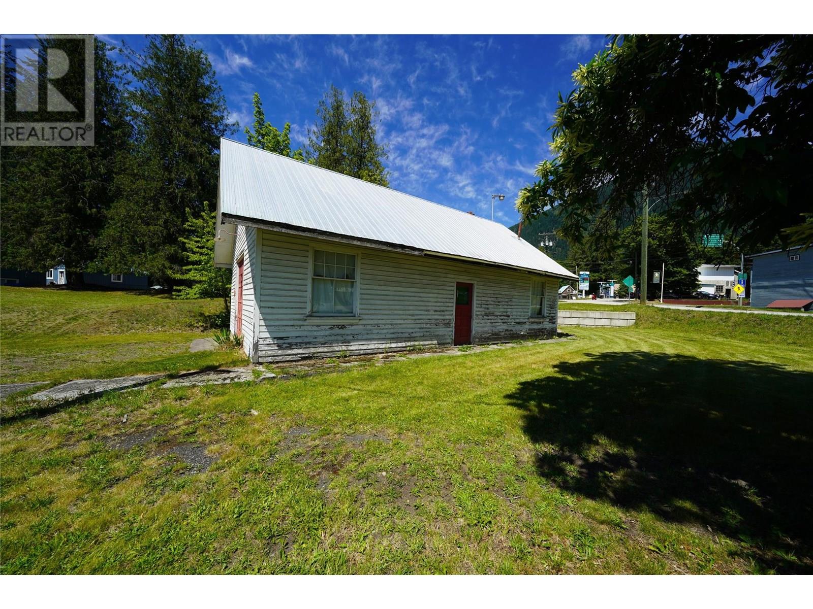 422 Slocan Avenue, New Denver, British Columbia  V0G 1S0 - Photo 13 - 10354516