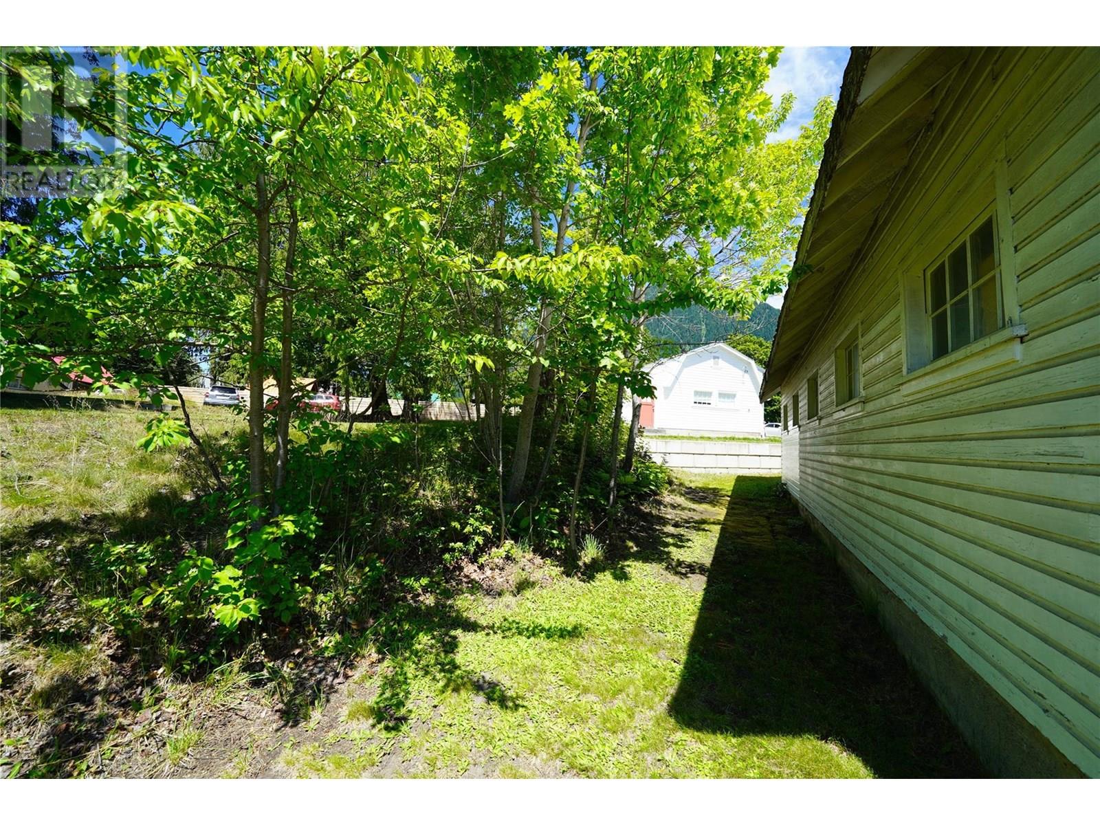 422 Slocan Avenue, New Denver, British Columbia  V0G 1S0 - Photo 17 - 10354516