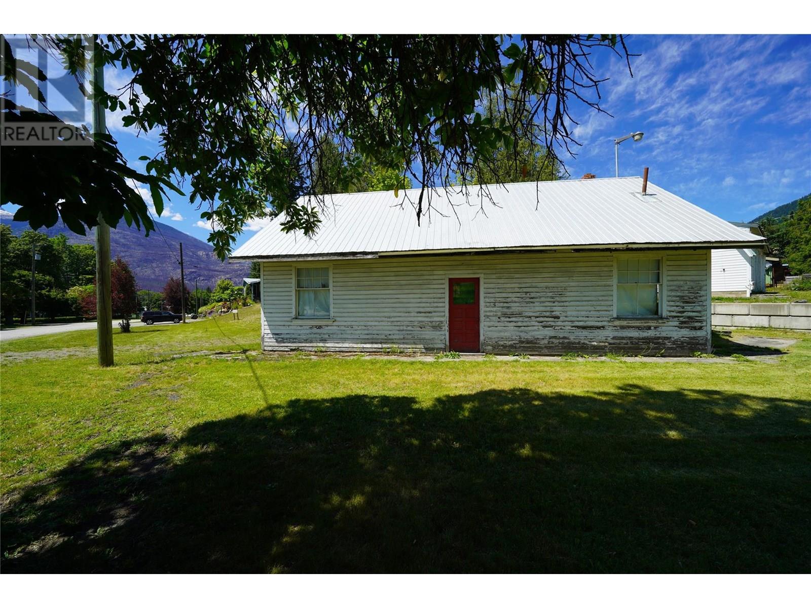 422 Slocan Avenue, New Denver, British Columbia  V0G 1S0 - Photo 18 - 10354516