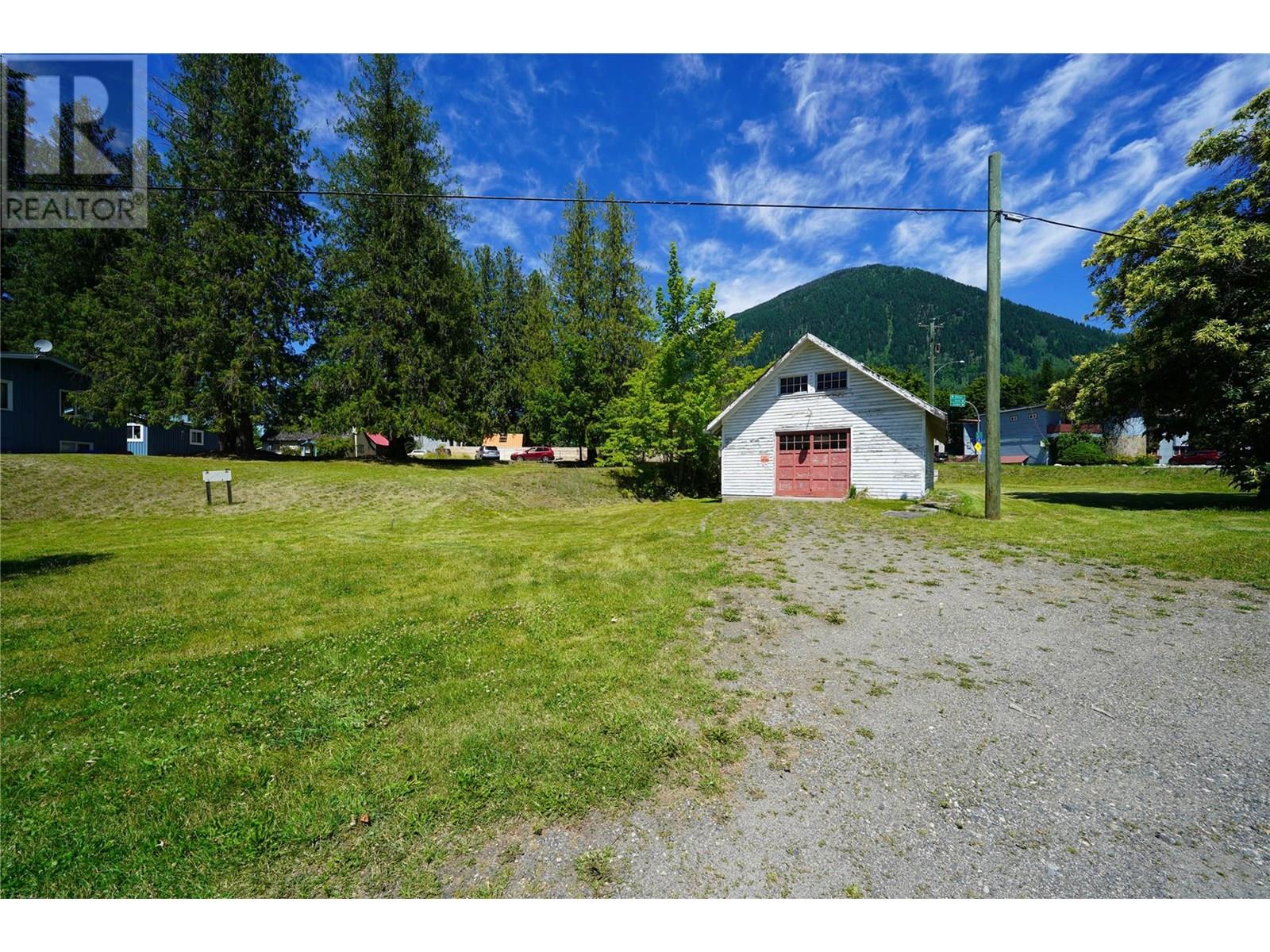 422 Slocan Avenue, New Denver, British Columbia  V0G 1S0 - Photo 8 - 10354516