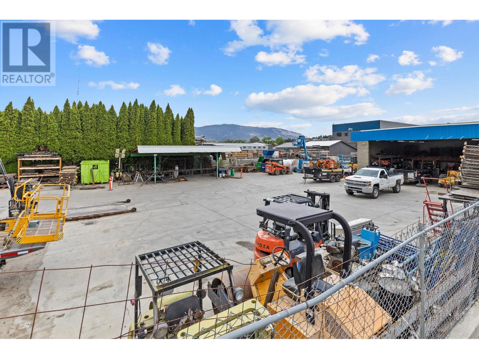 4509 25 Avenue, Vernon, British Columbia  V1T 1P5 - Photo 2 - 10352703