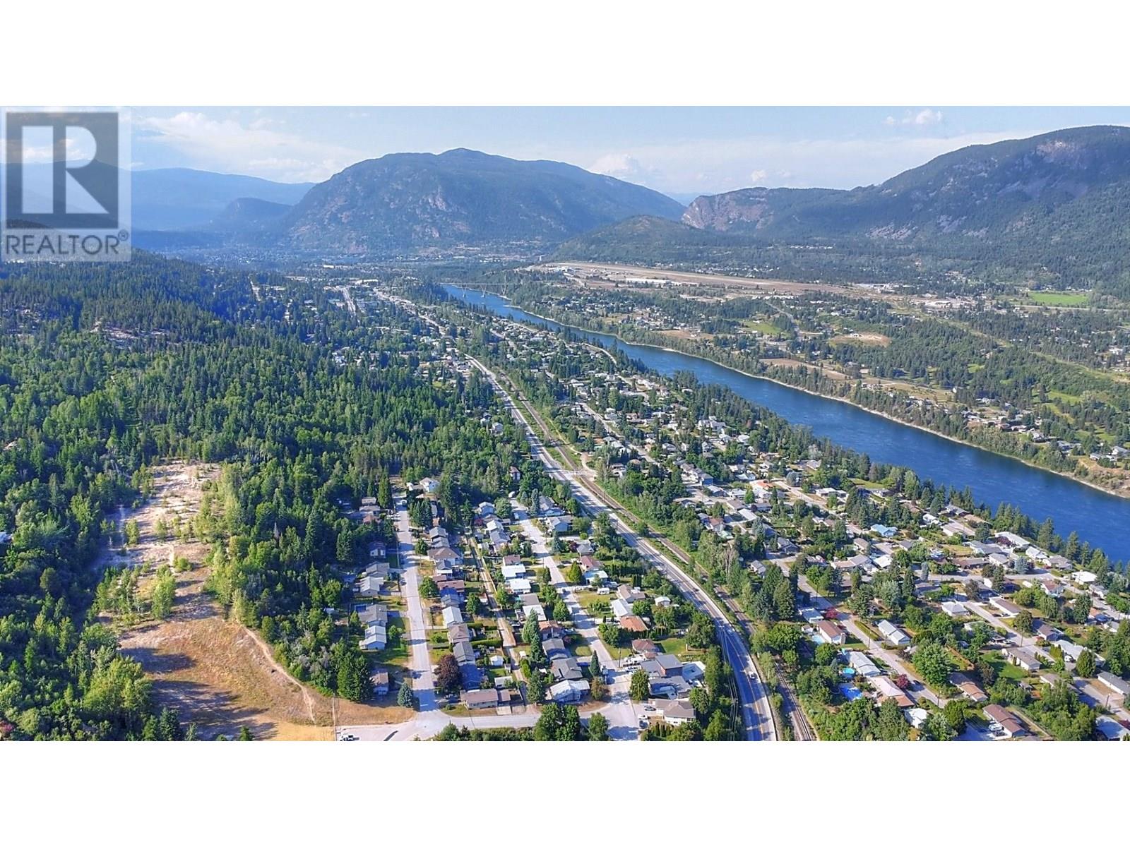 3000 9th Avenue, Castlegar, British Columbia  V1N 2X9 - Photo 5 - 10354848