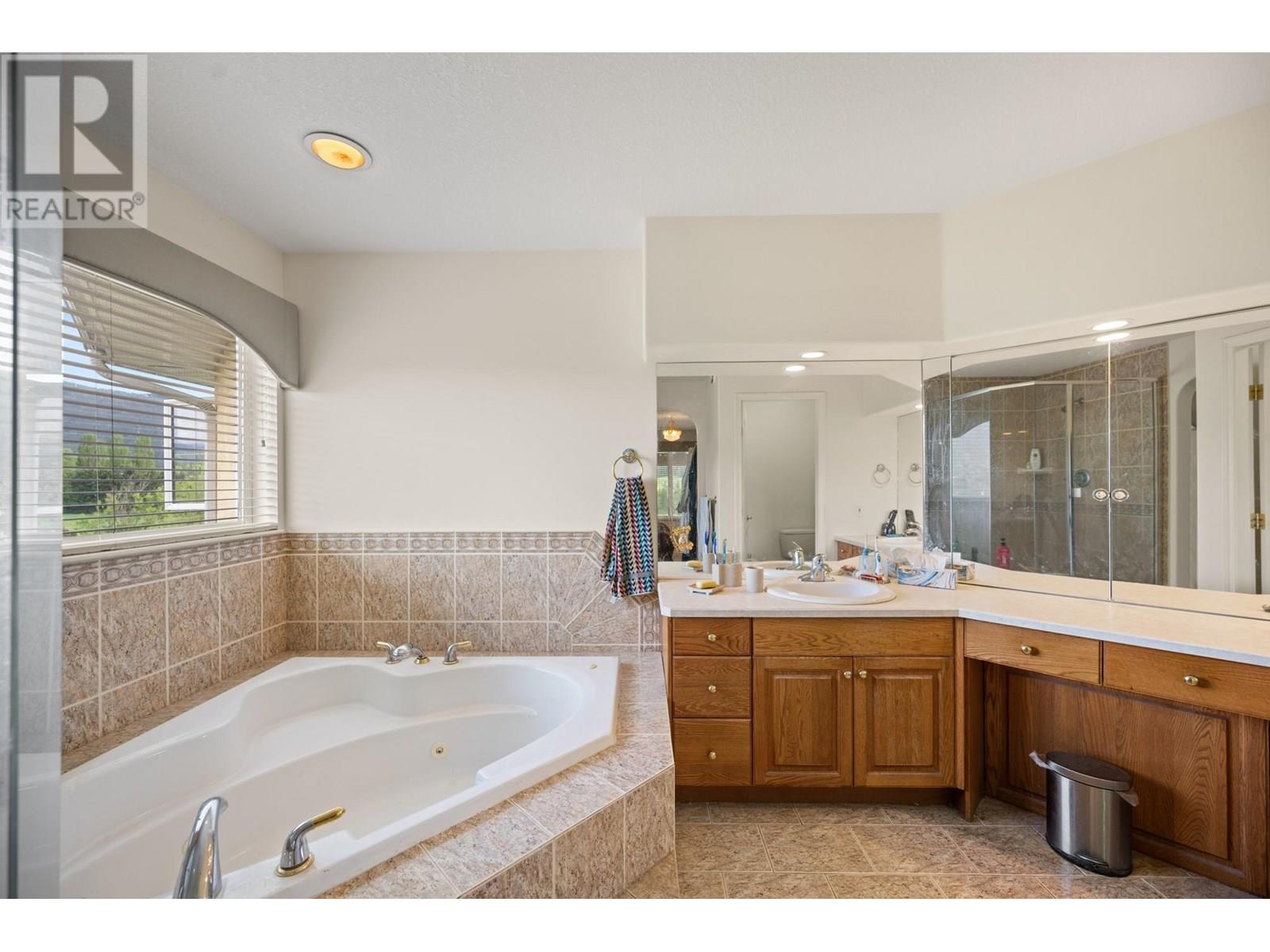 910 Lumby Mabel Lake Road, Lumby, British Columbia  V0E 2G5 - Photo 21 - 10354812