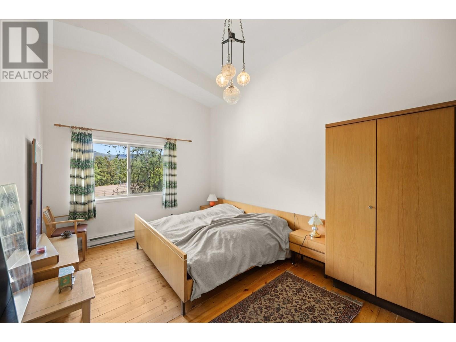 910 Lumby Mabel Lake Road, Lumby, British Columbia  V0E 2G5 - Photo 38 - 10354812