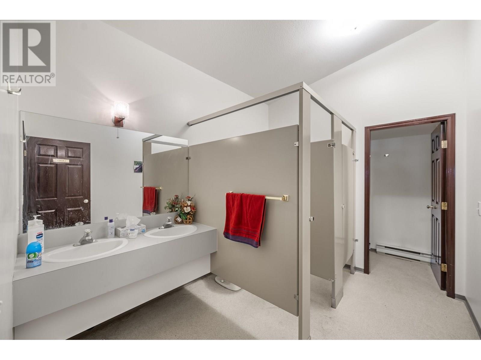 910 Lumby Mabel Lake Road, Lumby, British Columbia  V0E 2G5 - Photo 40 - 10354812