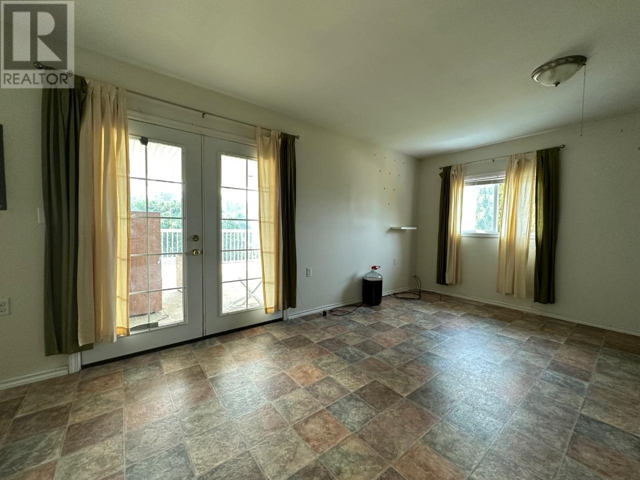 319 Newman Street, Kitchener, British Columbia  V0B 1W1 - Photo 9 - 10354761