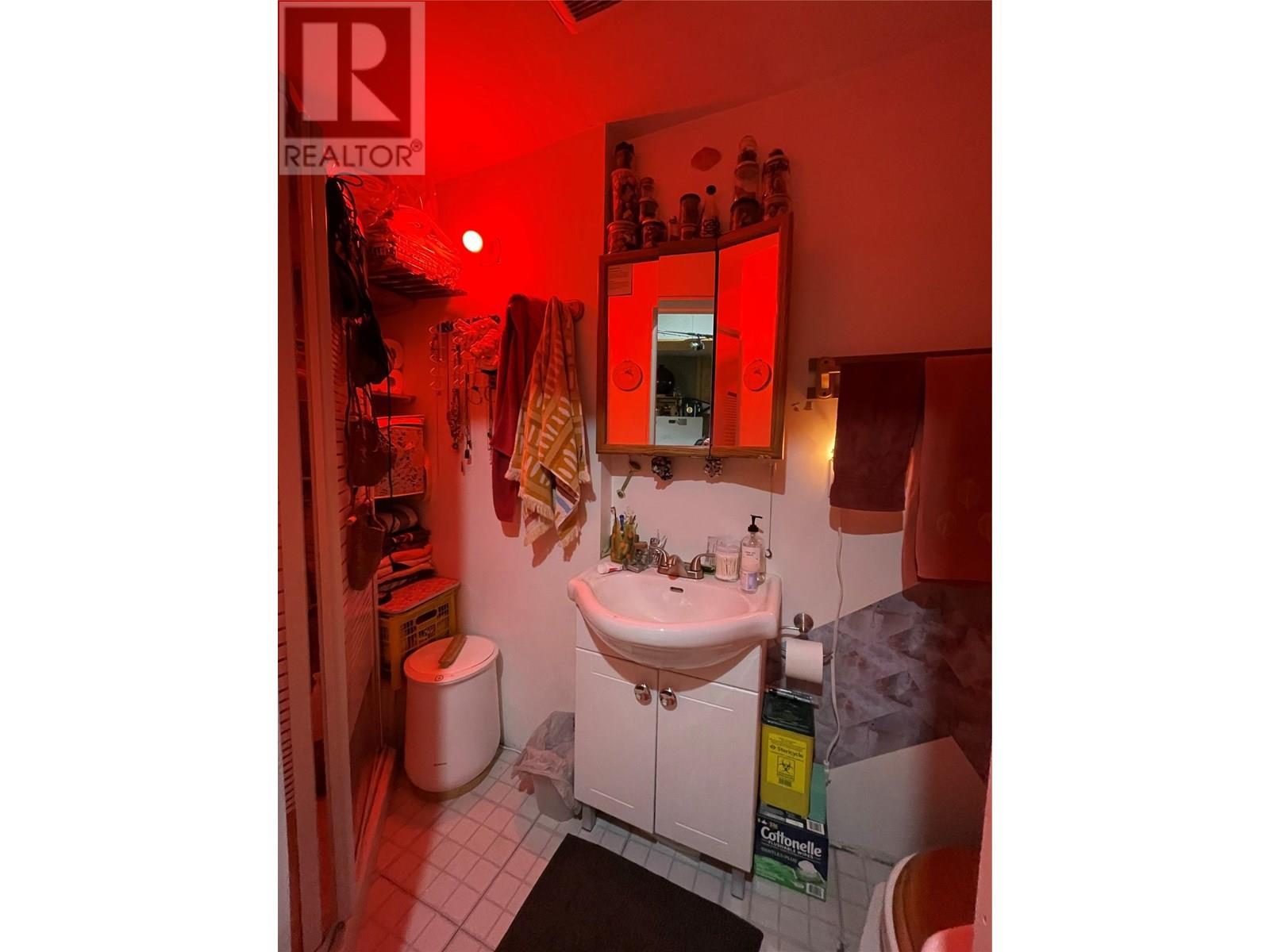 606 Front Street, Nelson, British Columbia  V1L 4B7 - Photo 21 - 10354887